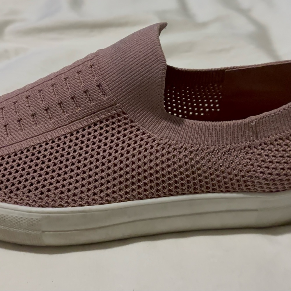 Blush pink canvas shoes. - Picture 4 of 7